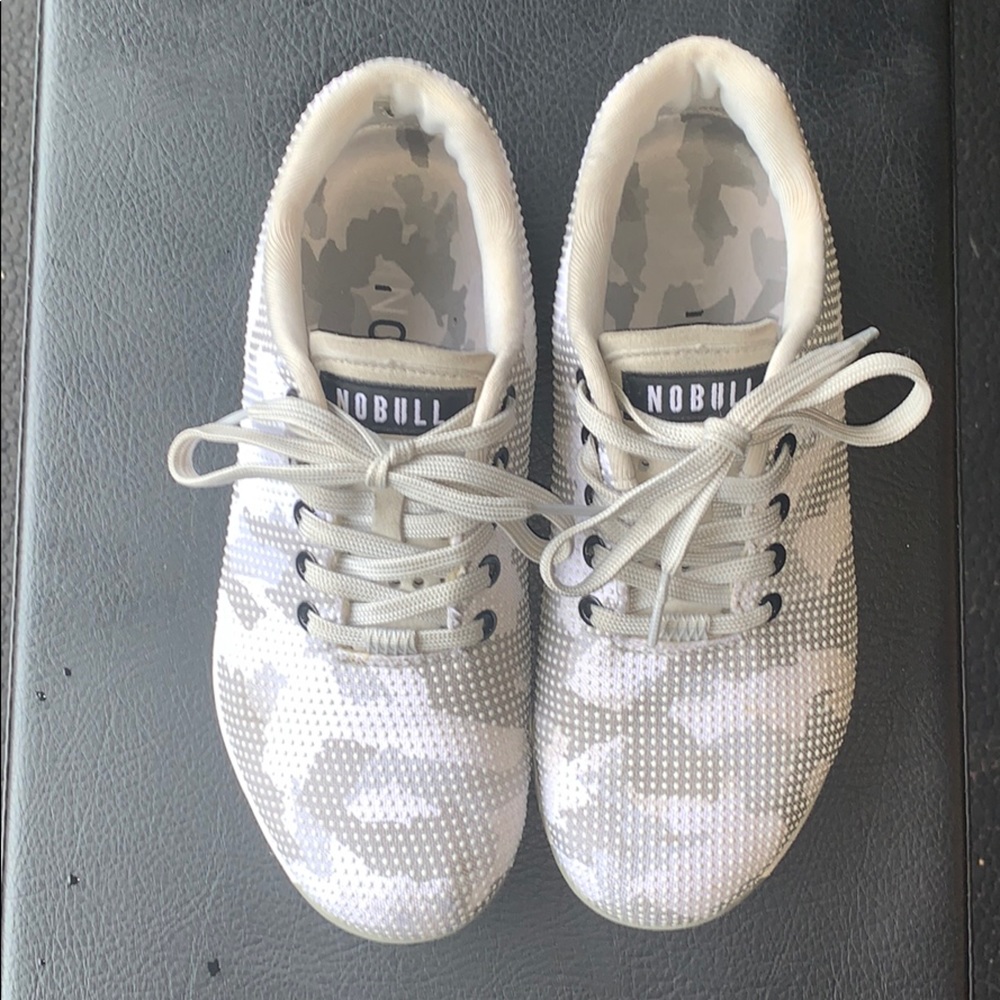 NOBULL Women’s Size 8 - White Camo